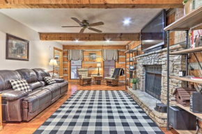 Pigeon Forge Cabin with Hot Tub, 12 Mi to Dollywood!